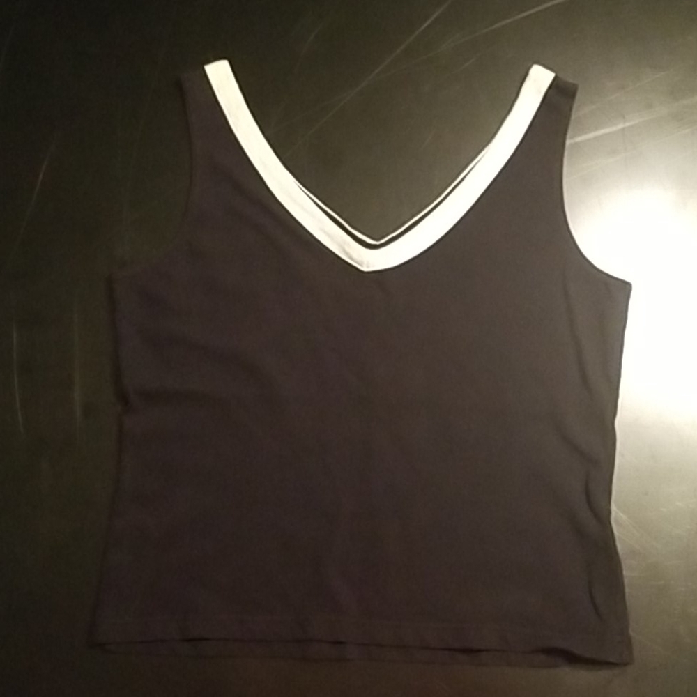 ☻Blk/wht V neck tank